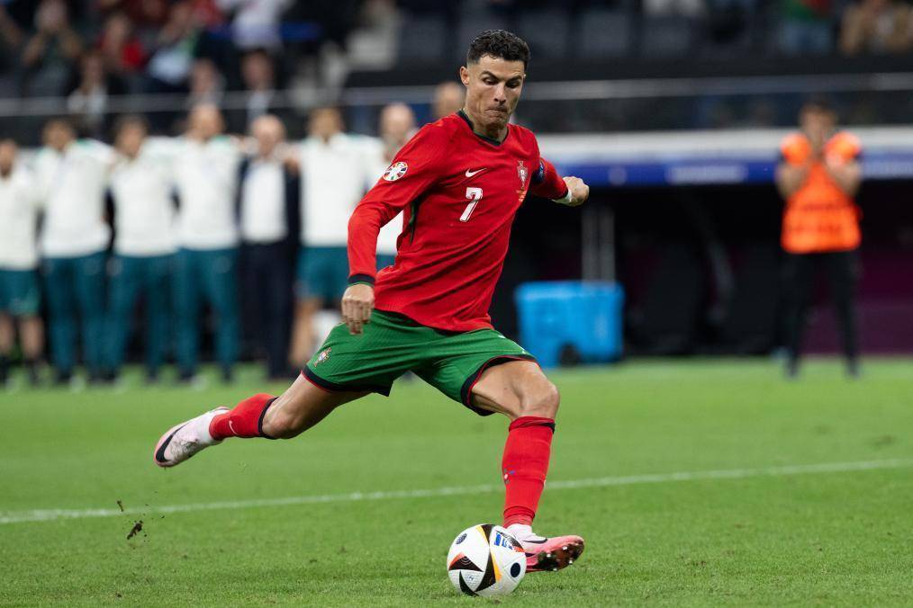 迫使智利队 迫使智利队